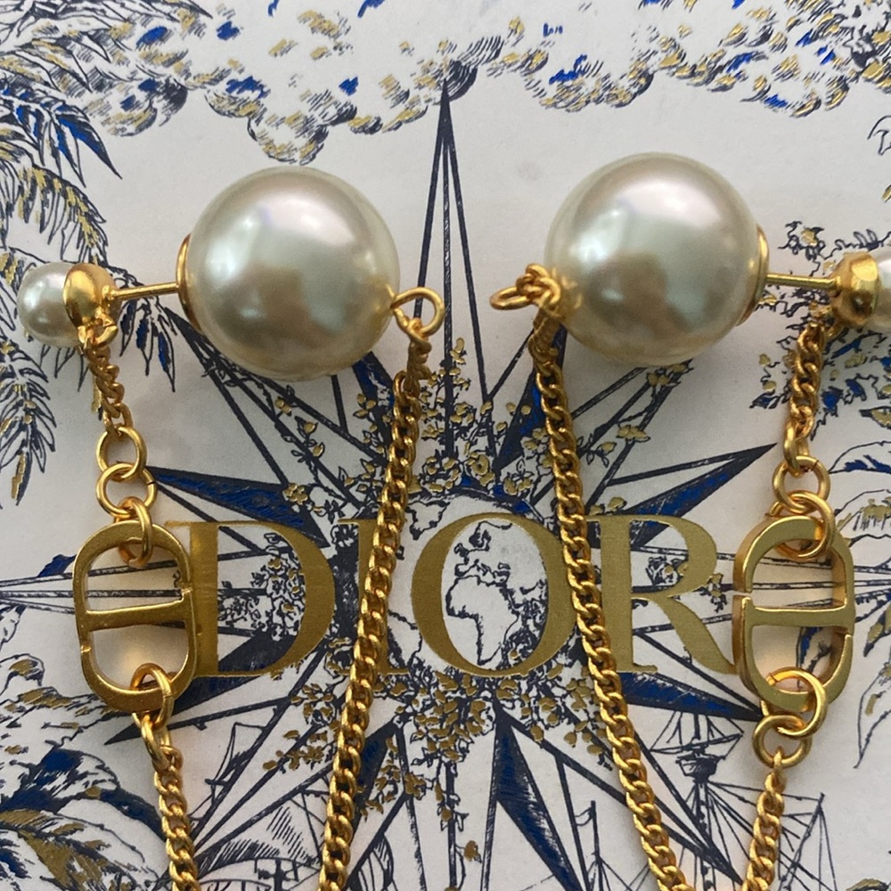 DIOR TRIBALES Pearl Earrings